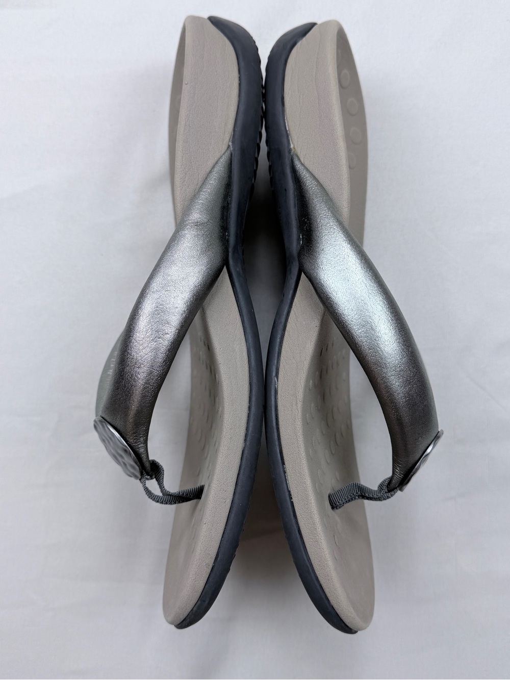 Vionic Luda Metallic Silver Thong Sandals - Picture 4 of 8